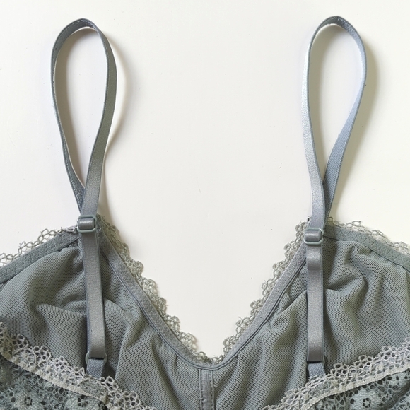 Victoria's Secret Semi Sheer Floral Lace & Mesh Unlined Bralette Dusty Blue S - Picture 8 of 12